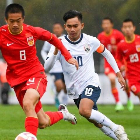 国足大胜新加坡足球比赛的长尾关键词有什么