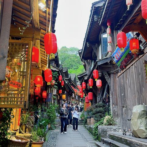 成都市中心去熊猫谷地铁的长尾关键词有什么