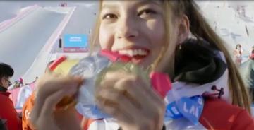 谷爱凌爱吃馅饼被CUE可爱图片