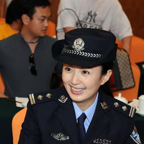 深圳市在广州市哪个方向