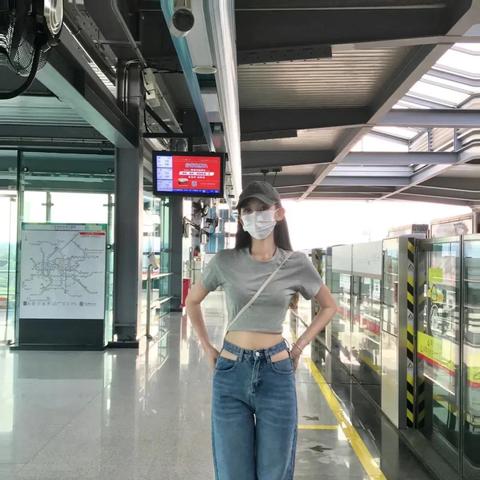 成都市地铁小姐姐是谁的长尾关键词有哪些