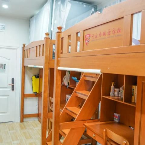 如何报考武汉外校？