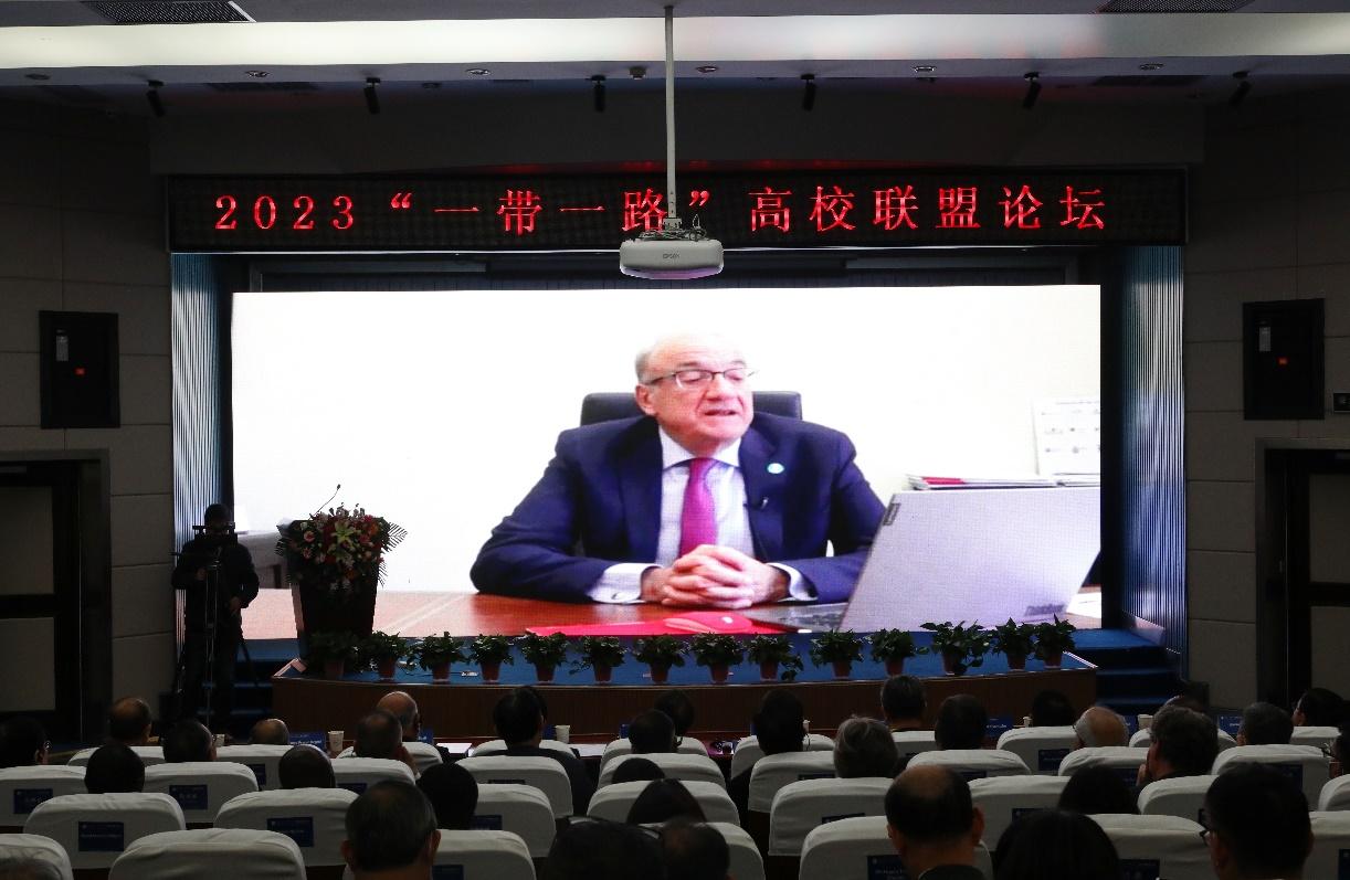 云南新增一例西班牙输入病例
 /云南新增一例西班牙输入病例了吗