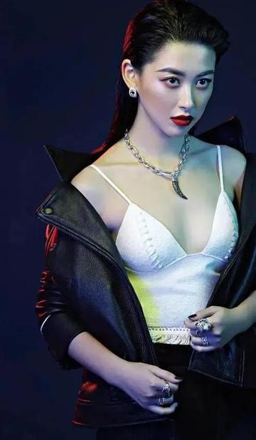  朱珠胸罩性感内衣代言照片