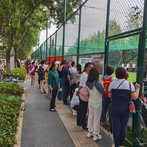 阎良区新兴小学足球比赛的长尾关键词有哪些