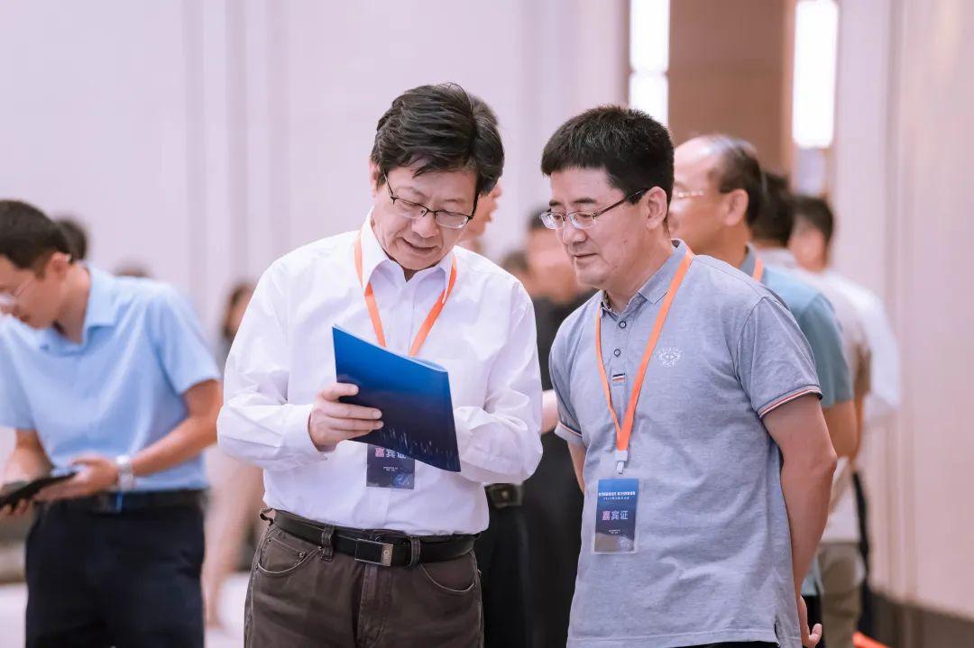 围观摩尔线程上市背后的操盘手！