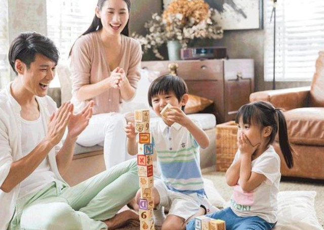 如何才能养育一个优秀的男孩？其实并不难，父母只需要做到这四点
