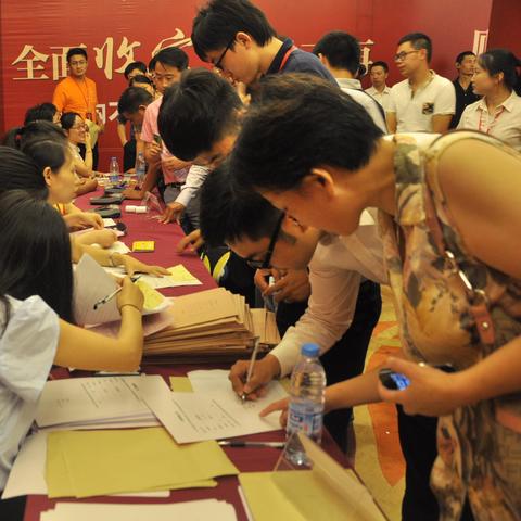 石家庄市哪里找住家保姆的