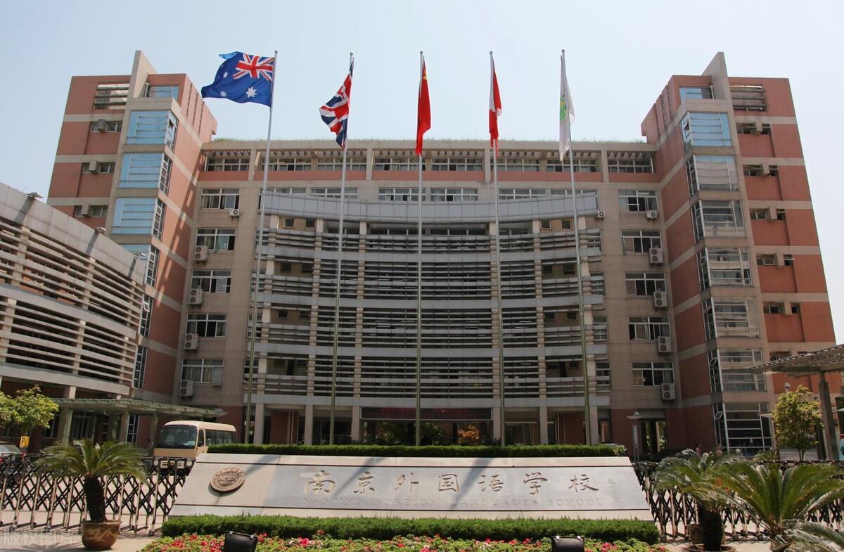 【中国高中排名前十揭秘：哪所学校跻身百强之列？】