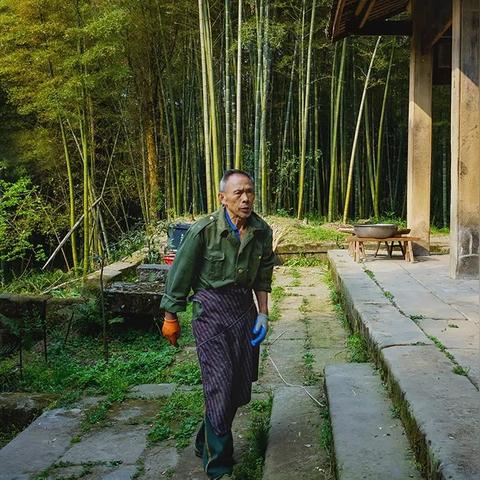 偷得浮生半日闲是什么意思