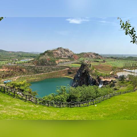 武汉市旅游学校是职校吗？