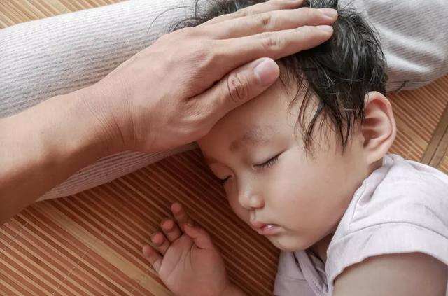 孩子发烧什么时候吃退烧药