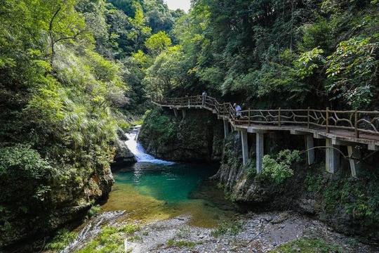 黄山一冷门景区，幽静深远充满未雕琢的美感，人少景美且安逸