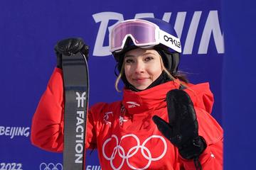 谷爱凌摔倒已不能走路