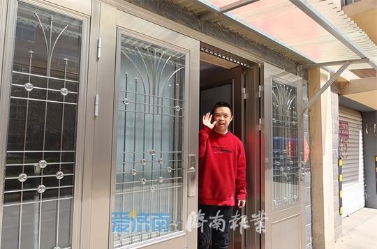 10元推拿店：10平方米的小天地，是他与社会的第一次正式握手