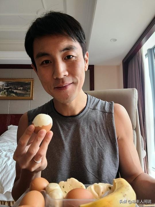 疫情之下香港明星纷纷自救！林夏薇转做外卖，谭俊彦两个月亏10万
