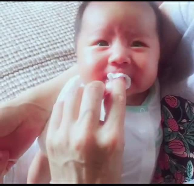 给宝宝清洁口腔有哪些好处