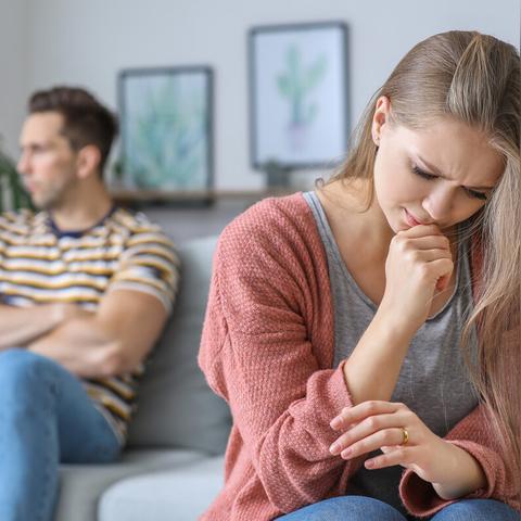 儿子不在家，公公该不该跟儿媳避嫌？