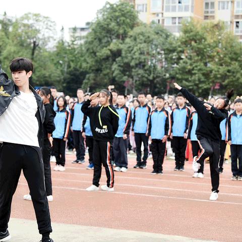 怎么才能评为成都市三好