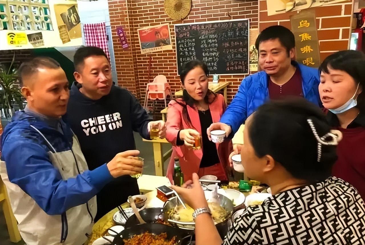 直播给宝宝起名怎么起好听(20—45岁年收入18000元的草根创业短视频)
