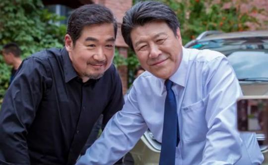 《康熙微服私访记》演员现状：三德子赵亮养鸡，法印直播带货卖酒