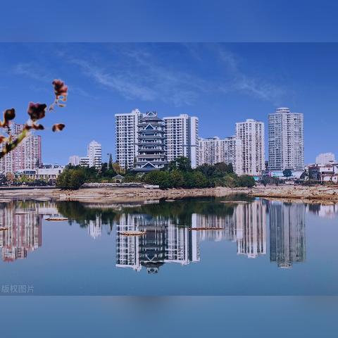 长沙市西部濒临什么