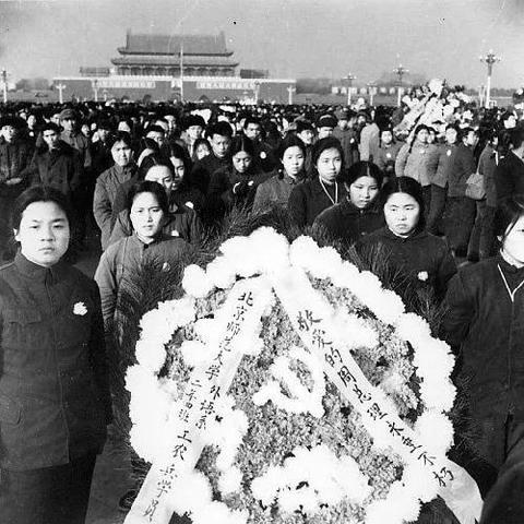 武汉市老人去世送些什么