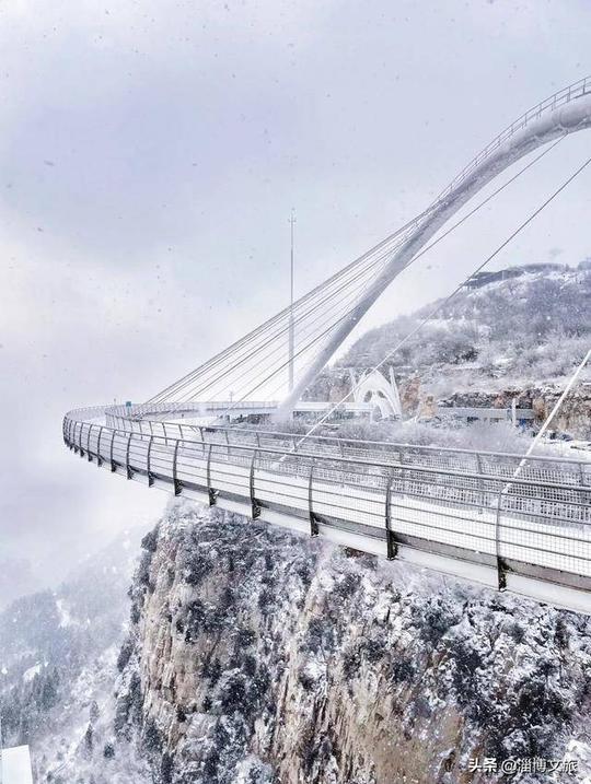 冬韵淄博！落雪无声洗尽铅华。淄博一下雪，这些地方惊艳到极致。