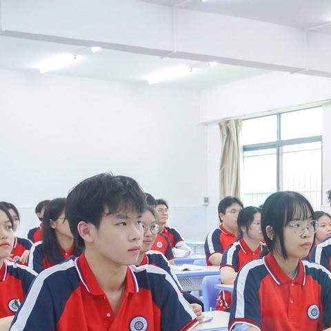 南宁市华侨高中好还是天泽高中好？