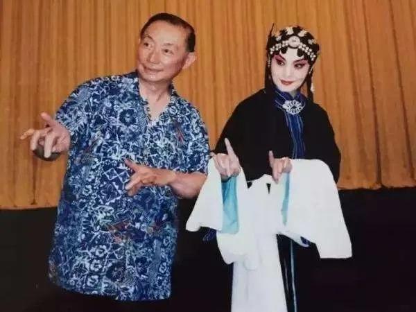 京剧花旦想拜师德云社是真的吗