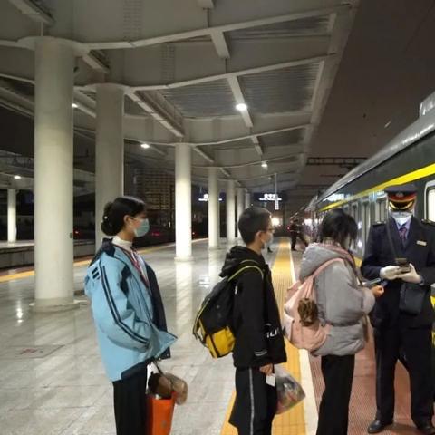 南宁铁路的业绩预告的相关长尾关键词有哪些
