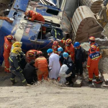 兰州铁路机车脱轨事件的相关长尾关键词有哪些