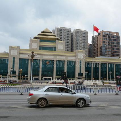 南宁站地洞口那边能停车吗？