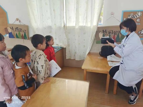 如何正确引导孩子预防近视眼