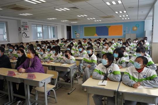 “零基础如何玩转短视频电商”短视频电商培训走进济南理工学校