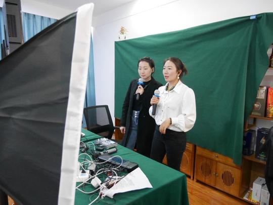 麒麟区：直播带货点亮创业梦想