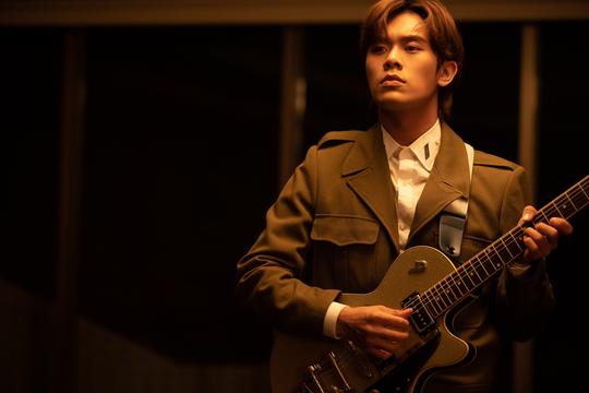 告五人《唯一》破8亿播放登抖音神曲韩寒指名邀歌《寂寞留白》