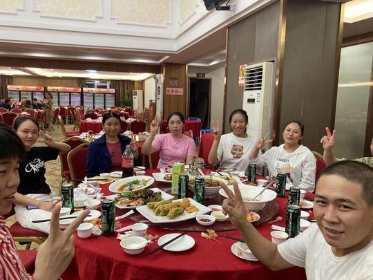 视频｜凉山籍在粤务工农民工彝族新年话心愿：努力赚钱让日子越过越好