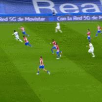 足球怎么边线传球视频