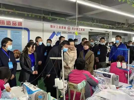 甘肃省城镇和农村重度残疾人日间照料服务试点观摩推进会在高台县召开
