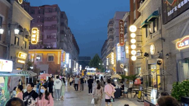 下班买什么美食好吃（很多身家几百万的人天天挤公交车和地铁上下班）