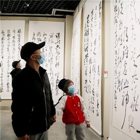 南宁群众艺术馆开放时间？