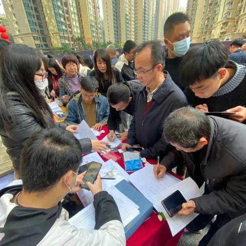南宁恒大名都离南宁恒大城有多远？