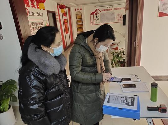滨江社区：宣传反诈app筑牢全民防范“防火墙”