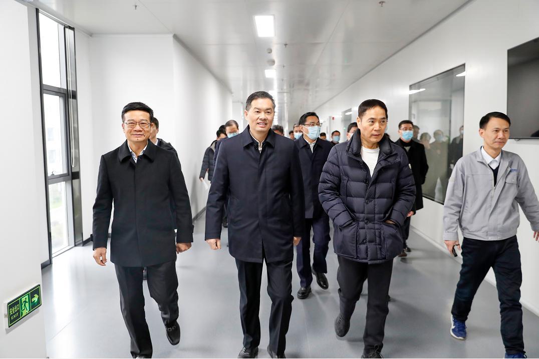 虎年女宝宝姓温怎么起名(冉闵是民族英雄还是卑鄙小人)