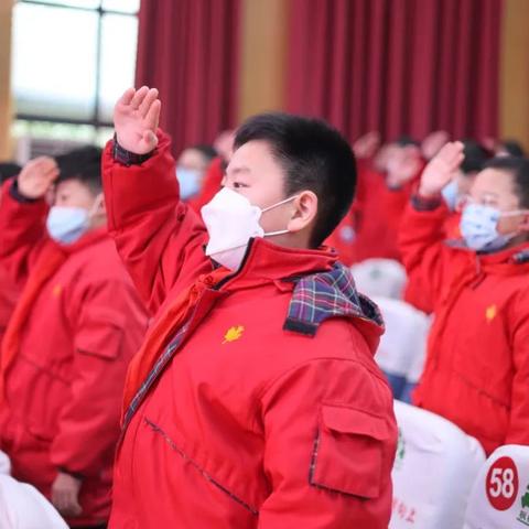 女足足球运动员日常穿搭的长尾关键词有哪些
