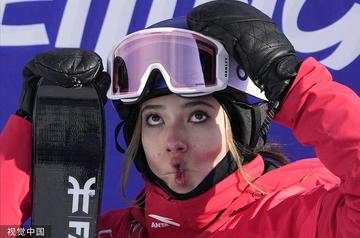 谷爱凌又做鬼脸了比赛现场图片