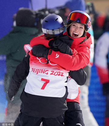 谷爱凌摔倒已不能走路