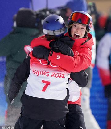 谷爱凌摔倒已不能走路