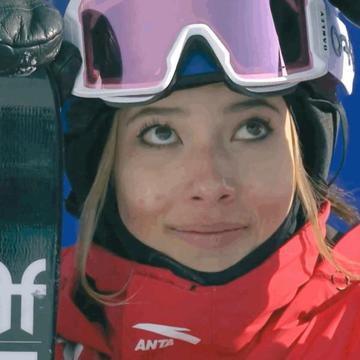 谷爱凌摔倒已不能走路